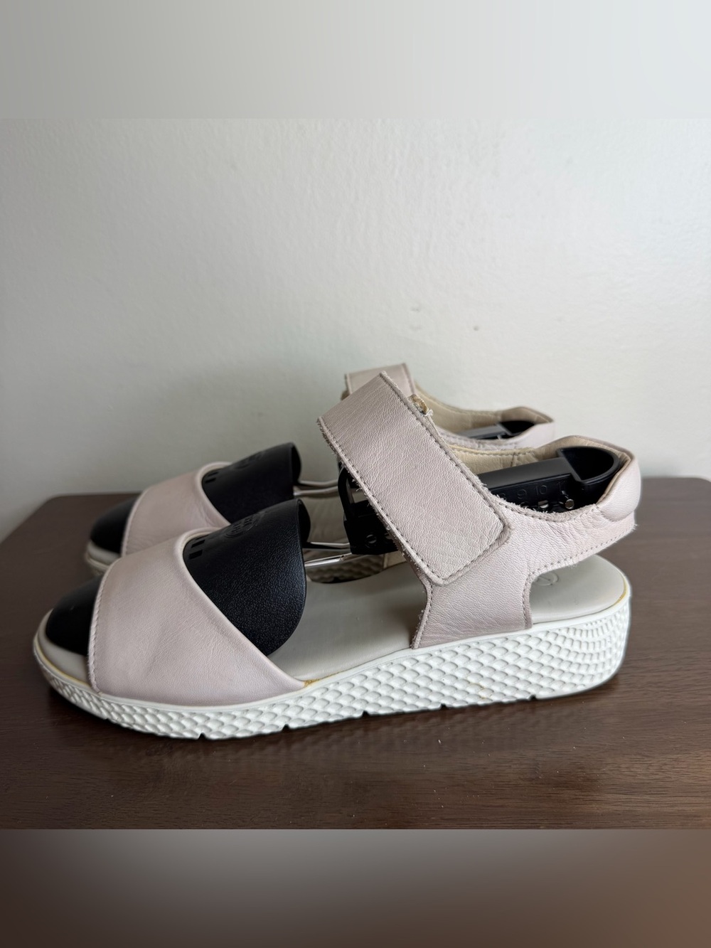 Saydo Leather Lightweight Sandals Sz 39